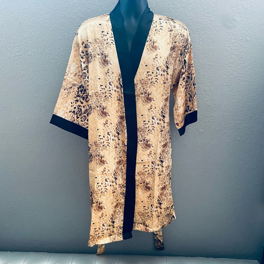 Donna Salyers Fabulous Furs Sleepwear Satin Animal Print Robe
